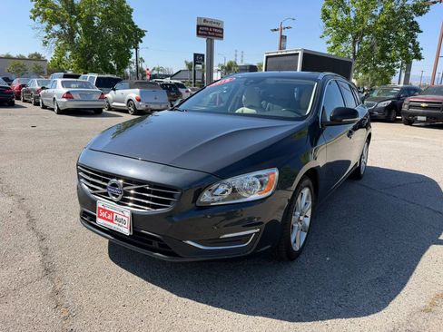 Used 2016 Volvo V60 T5 Premier w/ Convenience Package FWD image 7