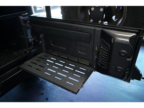 Used 2017 Jeep Wrangler Unlimited Rubicon AWD/4WD image 13