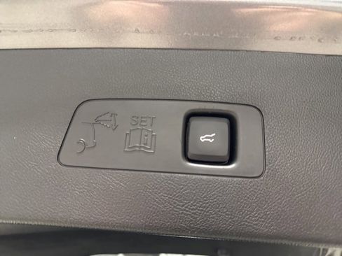 Used 2022 Lincoln Corsair Reserve w/ Luxury Package image 25