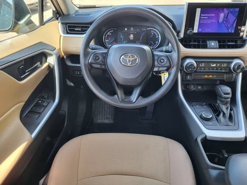 Used 2025 Toyota RAV4 LE AWD/4WD image 24