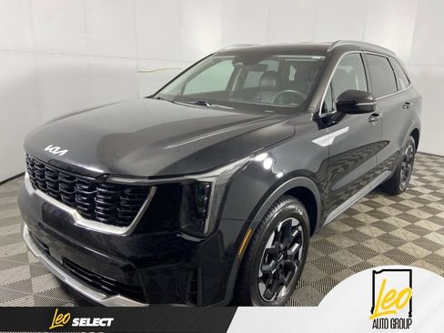 Used 2024 Kia Sorento S image 1