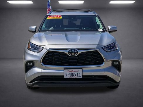 Used 2023 Toyota Highlander Limited FWD image 9