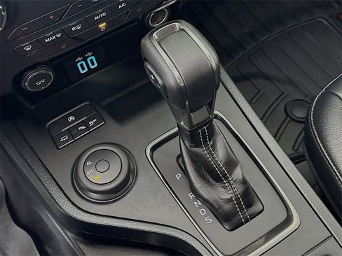 Used 2020 Ford Ranger Lariat w/ Equipment Group 501A Mid image 18