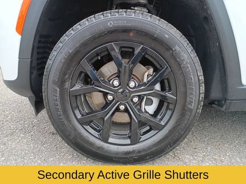 Used 2026 Jeep Grand Cherokee Altitude AWD/4WD image 23