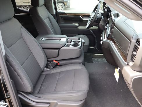 New 2026 GMC Sierra 1500 SLE w/ Preferred Package AWD/4WD image 24