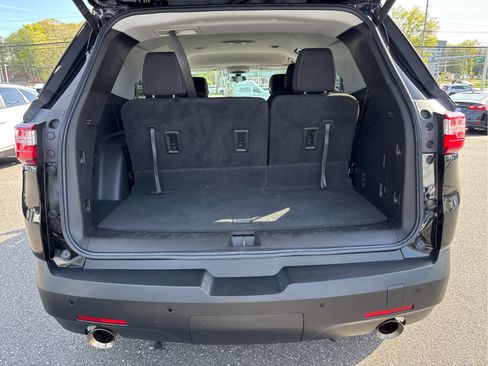 Used 2021 Chevrolet Traverse LT FWD image 28