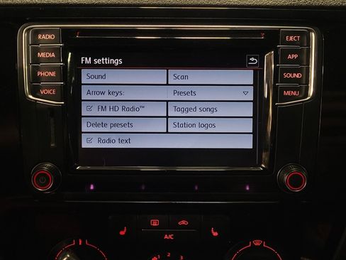 Used 2018 Volkswagen Jetta Sport FWD image 25
