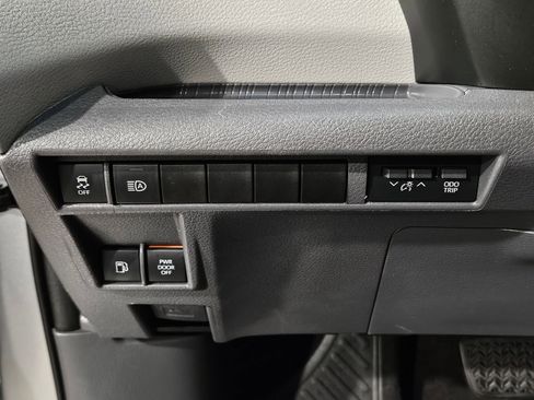 Used 2022 Toyota Sienna XLE image 26