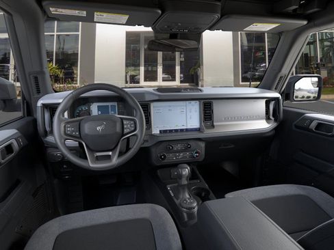 New 2025 Ford Bronco Base image 31