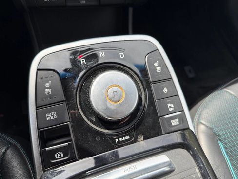Used 2019 Kia Niro EX Premium FWD image 14