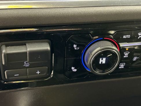 Used 2025 Chevrolet Silverado 1500 LT Trail Boss w/ Convenience Package II image 38