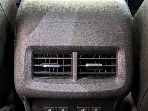 Used 2018 Chevrolet Equinox Premier AWD/4WD image 16