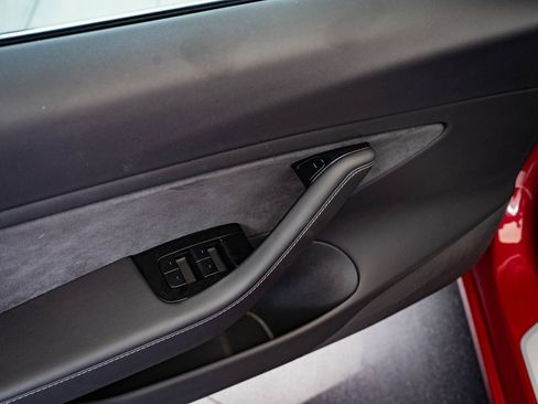 Used 2018 Tesla Model 3 Long Range image 21