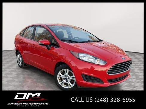 Used 2015 Ford Fiesta SE w/ Comfort Package image 1