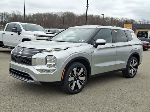New 2026 Mitsubishi Outlander SE AWD/4WD image 2