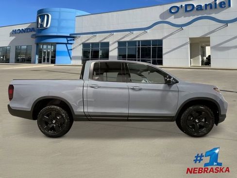 New 2026 Honda Ridgeline Black Edition image 7