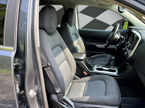 Used 2017 Chevrolet Colorado LT w/ LT Convenience Package AWD/4WD image 7