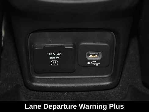 Used 2018 Jeep Compass Limited w/ Navigation Group AWD/4WD image 32
