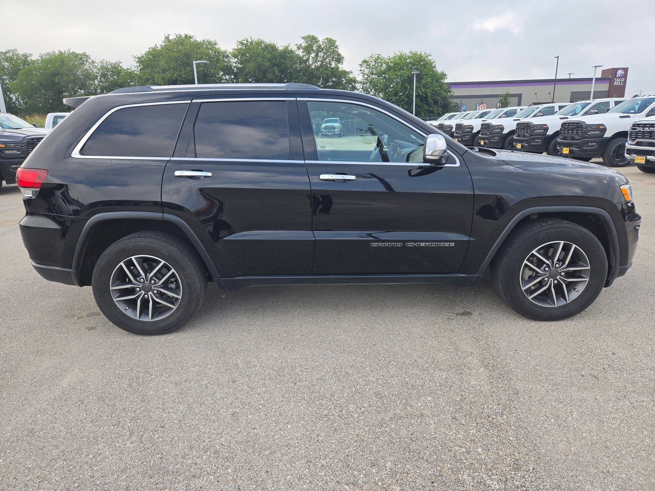 Used 2021 Jeep Grand Cherokee Limited RWD image 2