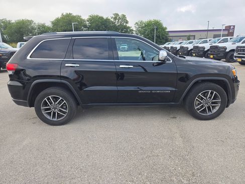 Used 2021 Jeep Grand Cherokee Limited RWD image 2