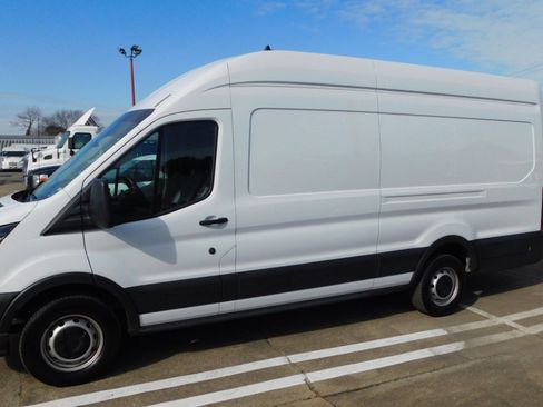 Used 2023 Ford Transit 250 148 High Roof Extended w/ Load Area Protection Package image 4