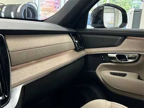 Certified 2025 Volvo XC90 B6 Plus image 18