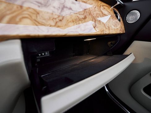 Used 2017 Rolls-Royce Dawn image 68