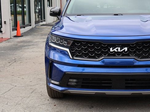 Used 2022 Kia Sorento EX w/ Panoramic Sunroof Package image 14