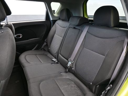 Used 2016 Kia Soul + image 32