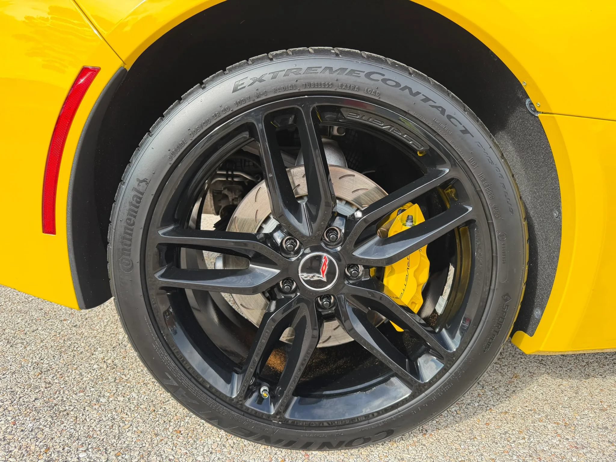 Used 2015 Chevrolet Corvette Stingray Coupe w/ 2LT Preferred Equipment Group RWD image 15