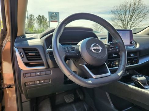 Certified 2024 Nissan Rogue SV w/ SV Premium Package FWD image 13
