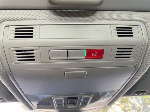 Used 2023 Volkswagen Jetta SE w/ Panoramic Sunroof Package image 23