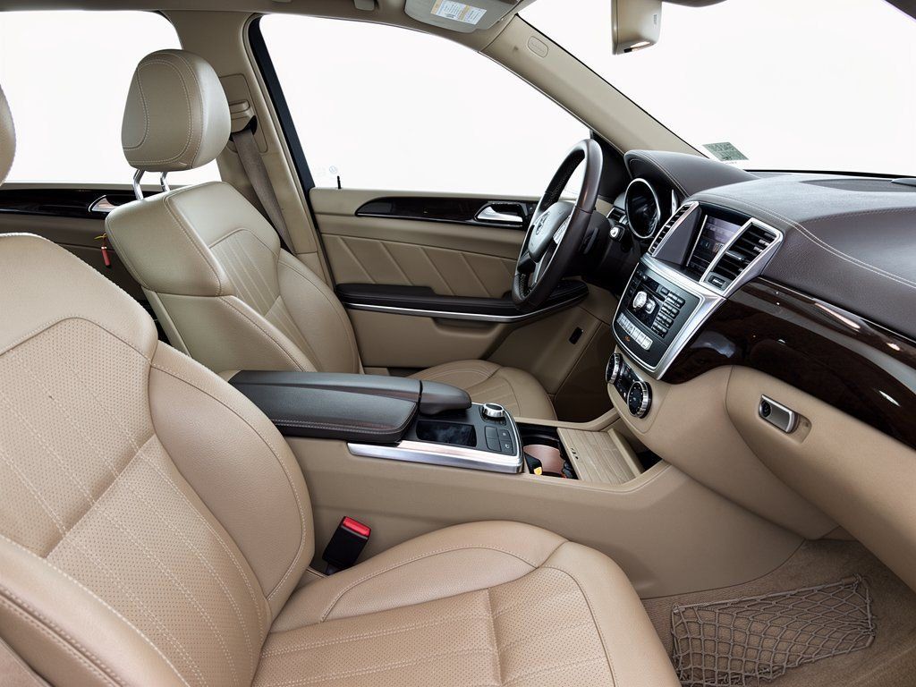 Used 2014 Mercedes-Benz GL 450 4MATIC image 30
