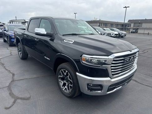 Used 2025 RAM 1500 Laramie AWD/4WD image 1