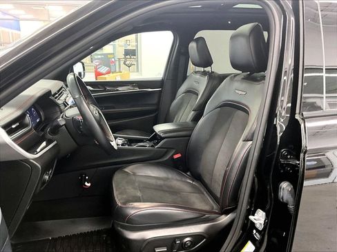Used 2022 Jeep Grand Cherokee Trailhawk AWD/4WD image 10