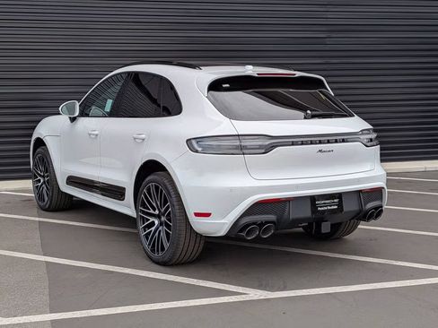 Certified 2026 Porsche Macan AWD/4WD image 3
