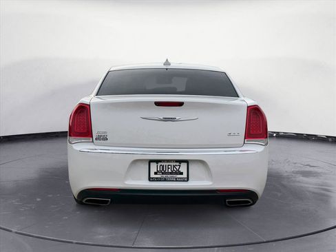 Used 2020 Chrysler 300 Limited image 5