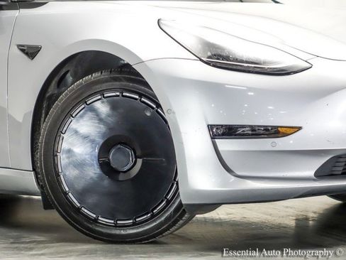 Used 2018 Tesla Model 3 Performance AWD/4WD image 3