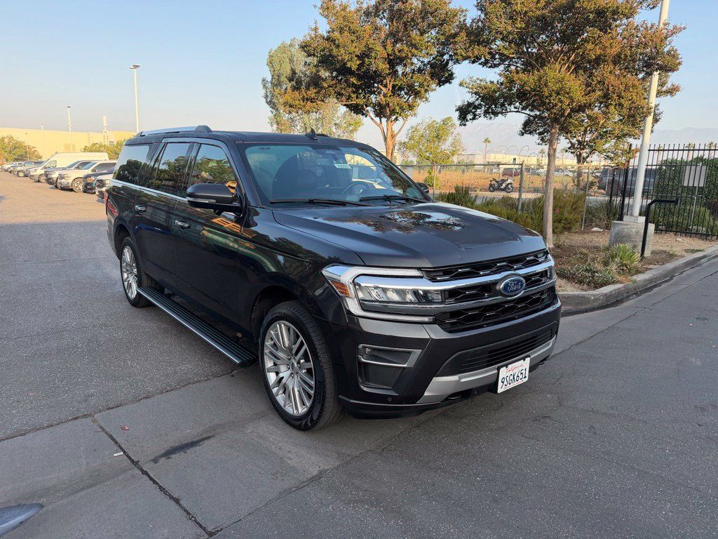 Used 2024 Ford Expedition Max Limited AWD/4WD image 2