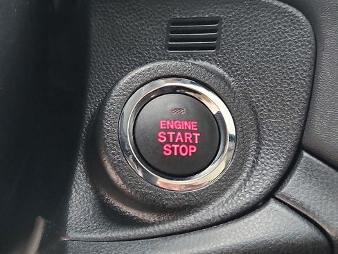 Used 2025 Subaru Outback Touring XT image 23