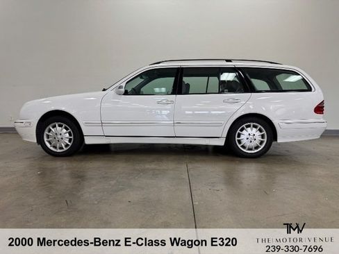 Used 2000 Mercedes-Benz E 320 4MATIC Wagon image 4