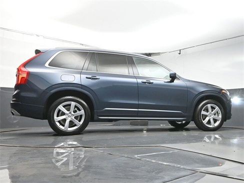 Used 2021 Volvo XC90 T5 Momentum w/ Climate Package image 40