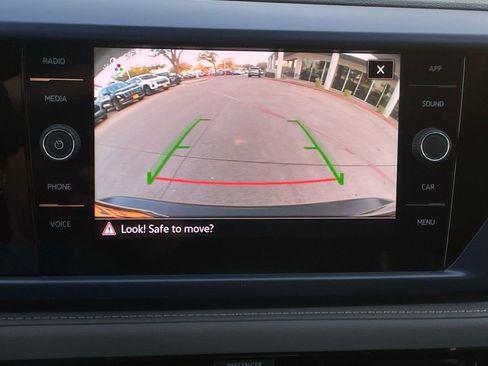 Used 2024 Volkswagen Taos SE image 19