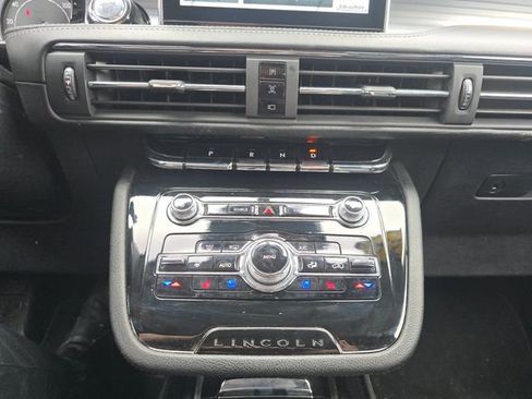 Used 2022 Lincoln Corsair AWD w/ Equipment Group 101A image 17
