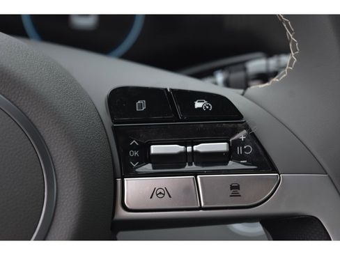 New 2025 Hyundai Elantra SEL image 15