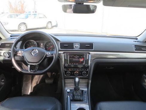Used 2017 Volkswagen Passat 1.8T SE image 17