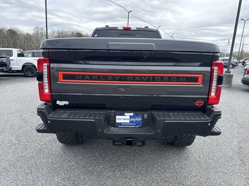 Used 2023 Ford F250 Lariat w/ Lariat Ultimate Package AWD/4WD image 6
