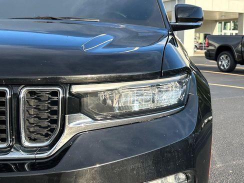 Used 2024 Jeep Grand Cherokee Limited RWD image 13