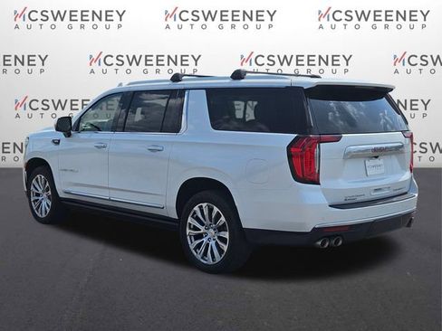 Used 2023 GMC Yukon XL Denali AWD/4WD image 3