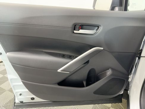 Used 2025 Toyota Corolla Cross AWD Hybrid image 9